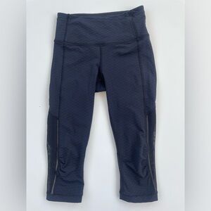 Lululemon Women's Blue Black Mesh Cropped Leggings Size 4